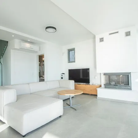 Kadeview Luxury