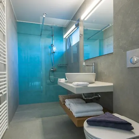 Kadeview Luxury