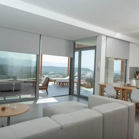 Kadeview Luxury Vila *